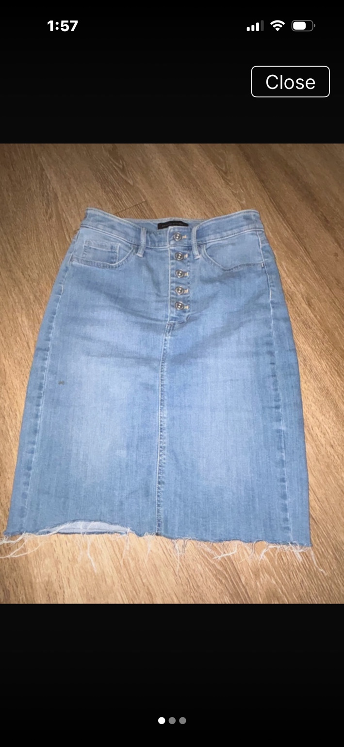 Light-wash button-front denim skirt